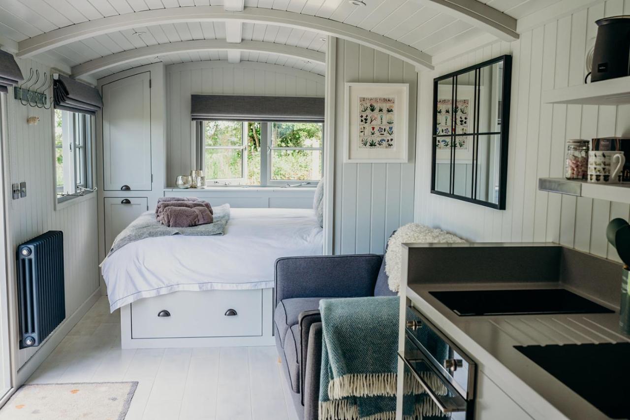 Blatchford Briar - Award Winning Private Shephards Huts With Their Own Secluded Hot Tubs Milton Abbot Екстериор снимка
