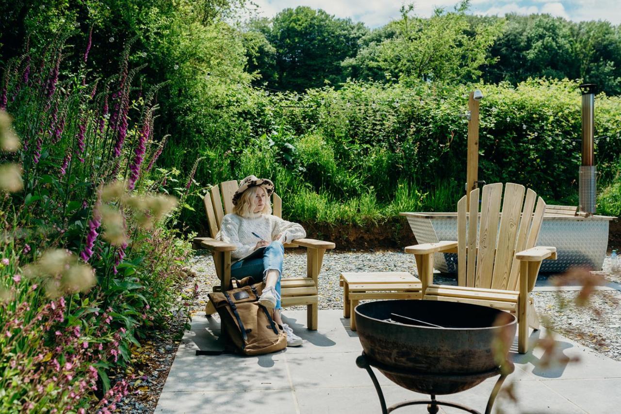Blatchford Briar - Award Winning Private Shephards Huts With Their Own Secluded Hot Tubs Milton Abbot Екстериор снимка