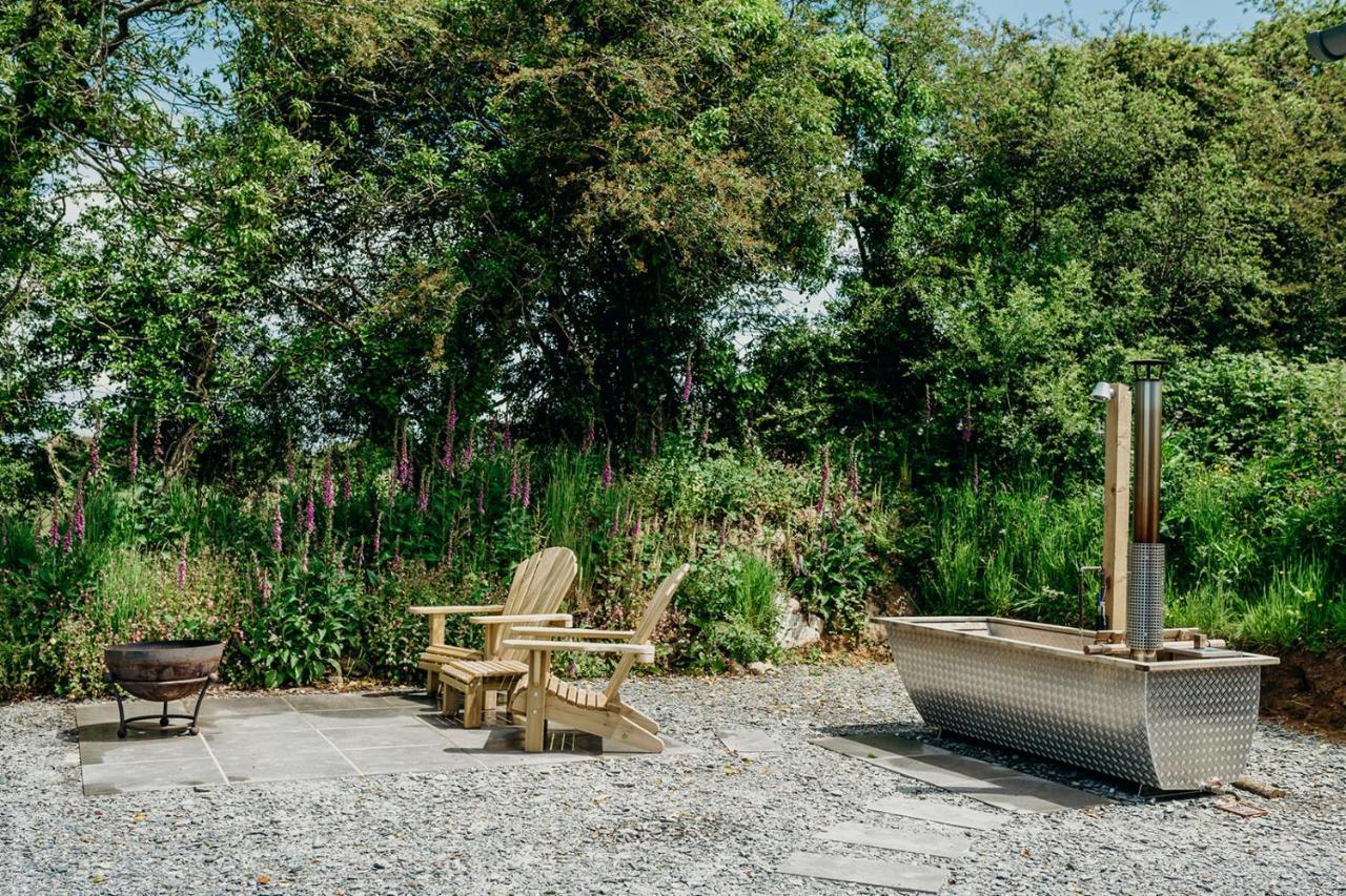 Blatchford Briar - Award Winning Private Shephards Huts With Their Own Secluded Hot Tubs Milton Abbot Екстериор снимка