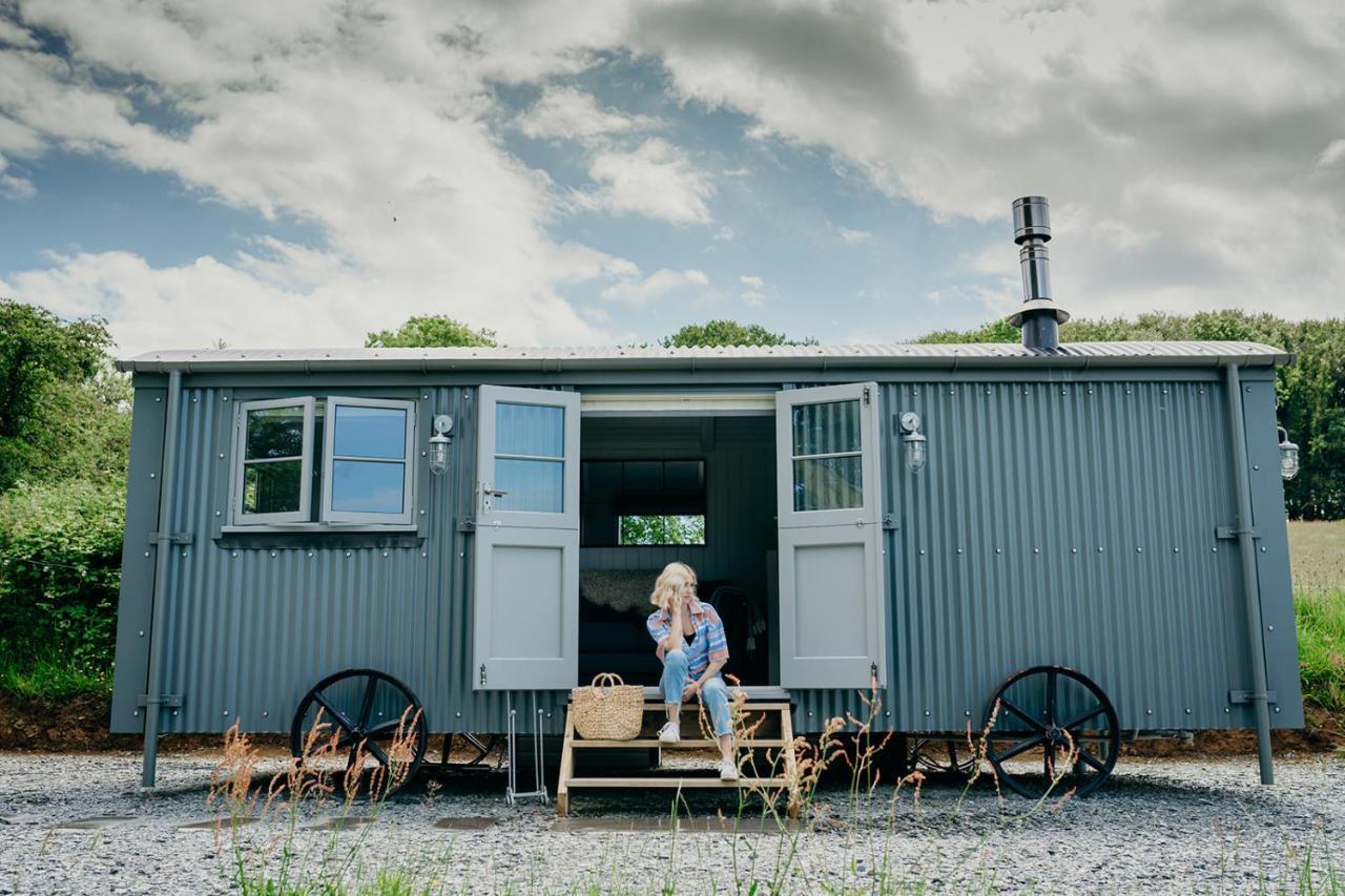 Blatchford Briar - Award Winning Private Shephards Huts With Their Own Secluded Hot Tubs Milton Abbot Екстериор снимка